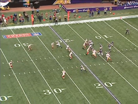 Percy_harvin_swing_pass_-_49ers_v