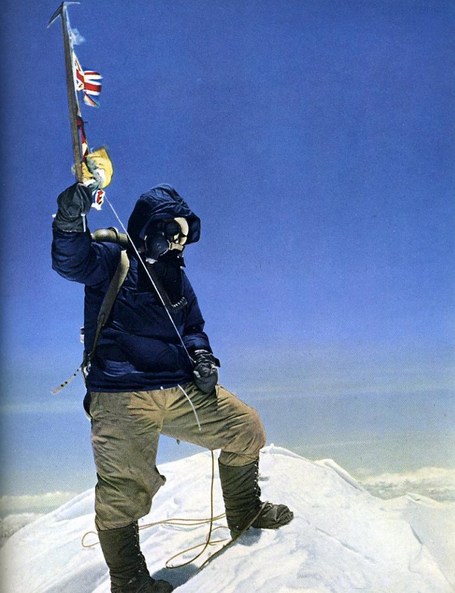 Everest_first_ascent_-_sir_edmund_hillary_iconic_photo_of_tenzing_norgay_on_everest_summit_may_29_1953_medium
