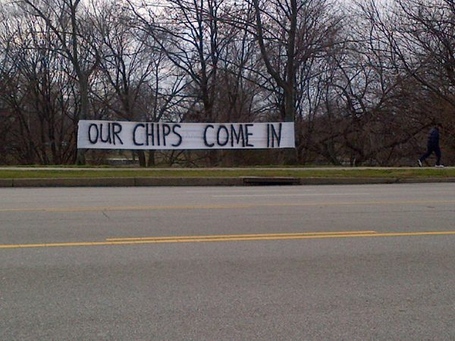 Chips_come_in_medium