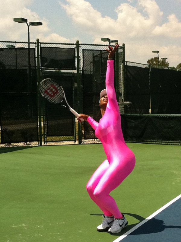 PHOTO: Serena Williams Practicing In Hot Pink Bodysuit After Ailment -  SBNation.com